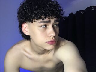 KaiiBossman Live Cam live cam brunette milf