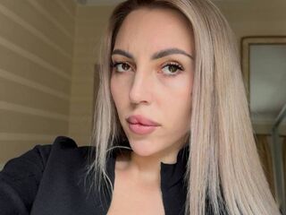 MelisaDee Live Cam live cam light brown skin