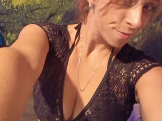 MollyDevine Live Cam live cam braces