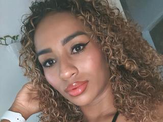 ShairaBrown Live Cam live cam close up